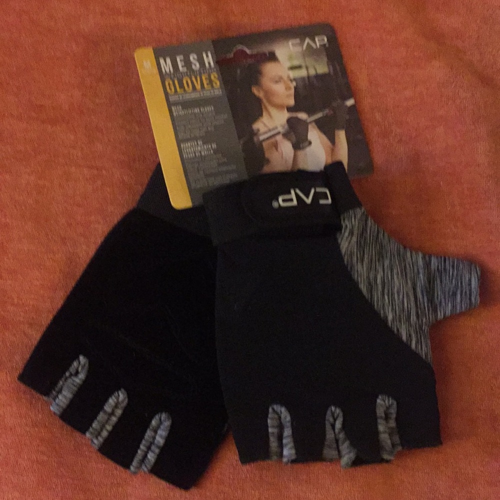 CAP size Medium mesh weight lifting gloves